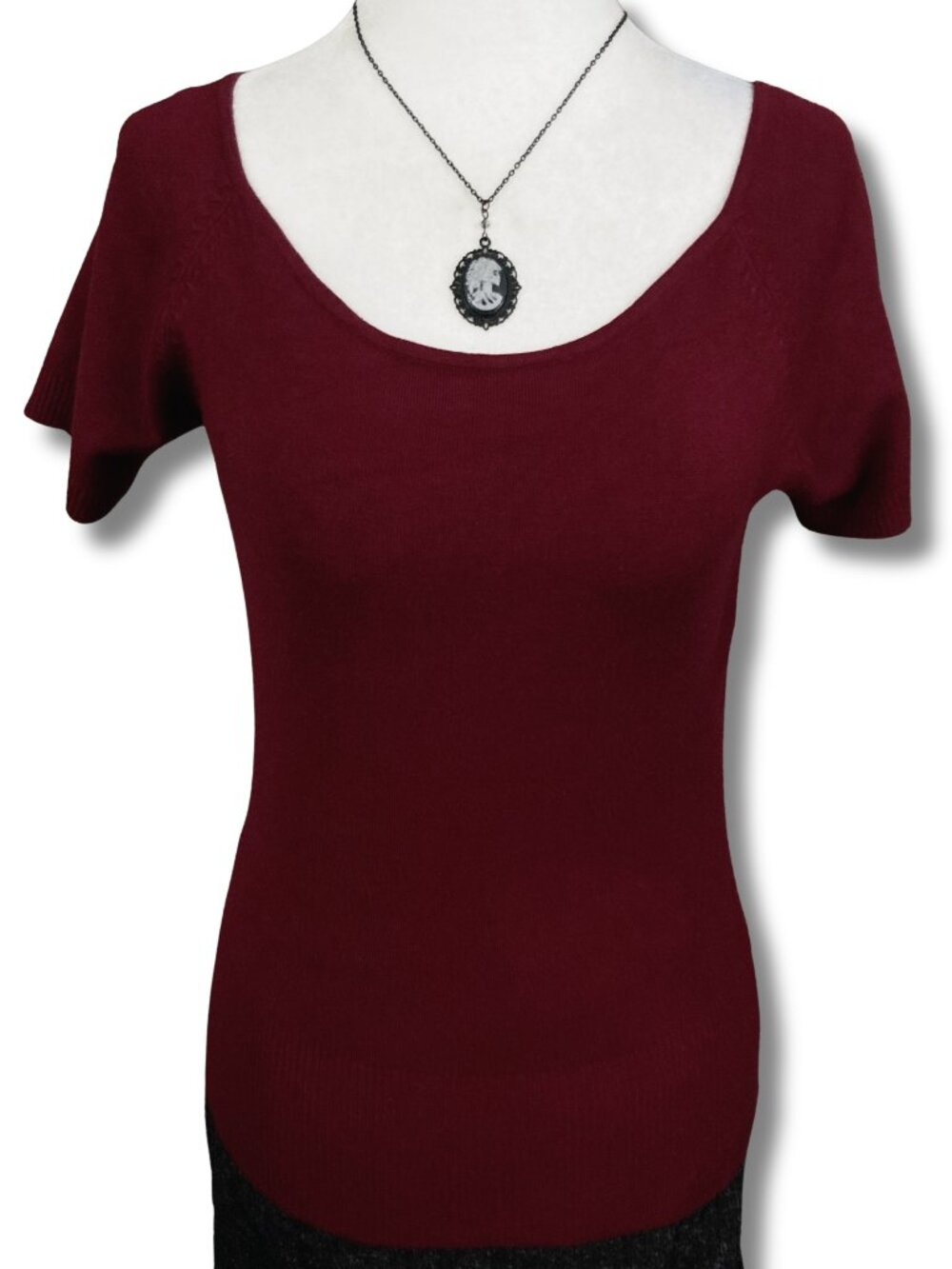 DLSH Vintage short sleeve dark burgundy thin knit top SMALL MEDIUM Y2K sweater